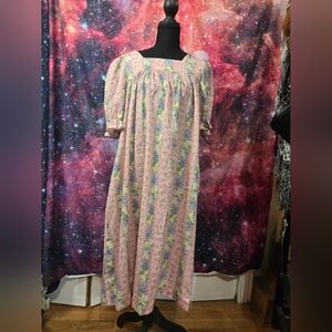 True Vintage Pink Floral Nightgown Maxi Muumuu Muʻumuʻu Small